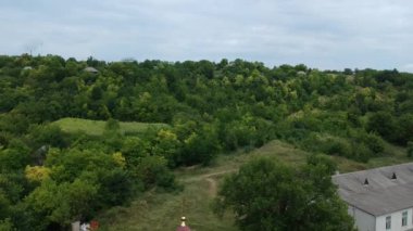 yeşil çatı ile kilise