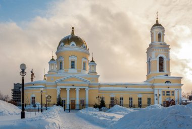 Ekaterinburg, Rusya'daki St. Nicholas Kilisesi'ne giden geçit. Ön