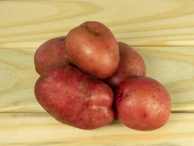 ahşap beş pembe patates grubu