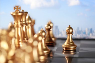 Yarışma, başarı ve liderlik konsepti için satranç iş fikri