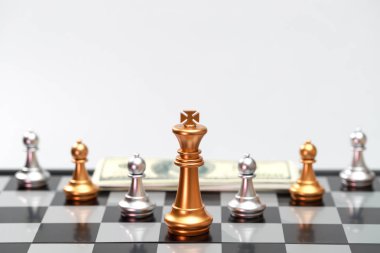 Yarışma, başarı ve liderlik konsepti için satranç iş fikri
