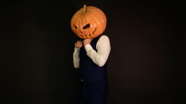 Pumpkin Headed Man Shy Finds Strength Carved Pumpkin Concept Halloween — ストック動画