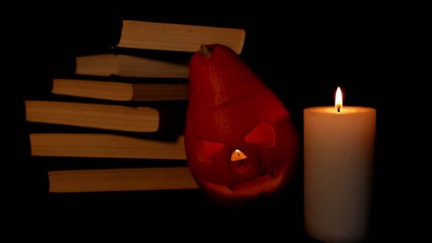Abóbora Esculpida Livros Velas Conceito Halloween — Vídeo de Stock