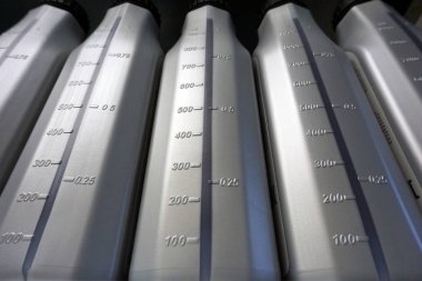 Motor yağı için Plastik Konteyner, 1 litre şişe teneke kutu.                               