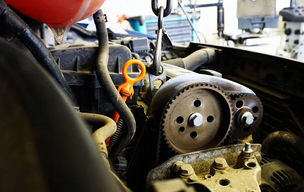 Timingsystemets Gear Tidsbælte Monteret Motoren Moderne Bil Reparation Vedligeholdelse Motoren - Stock-foto