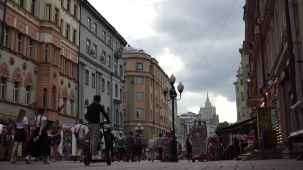 Moskva Ryssland September 2020 Solig Dag Moskva Arbat Street Äldsta — Stockvideo