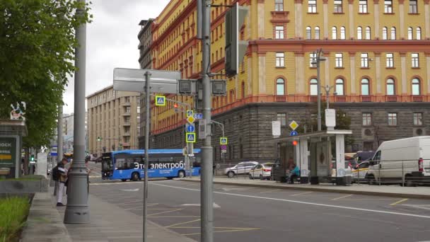 莫斯科 俄罗斯 2020年9月11日 莫斯科现代公共交通 一辆电动汽车停了下来 — 图库视频影像