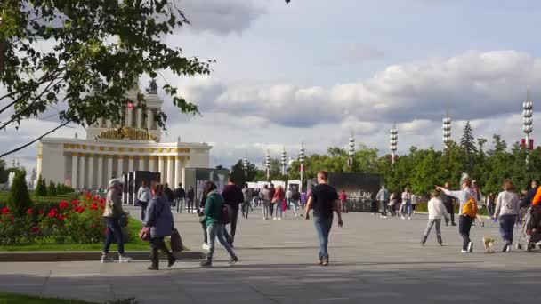 Moscow Russia September 2020 All Russian Exhibition Center Vdnkh People — Stock Video