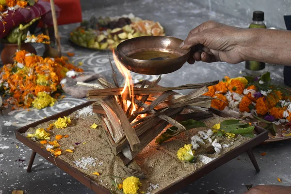 Le culte hindou est une célébration religieuse — Photo