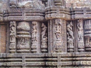 Konark Sun tapınağında taş oyma, Puri.