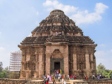 Konark Sun tapınağında taş oyma, Puri.