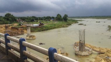 Hindistan'ın Batı Bengal nehir Üzerinde köprü inşaatı Görüntü