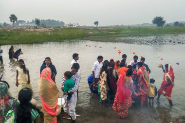 Patna, Bihar, Hindistan - 02 Kasım 2019; Bihar, Jharkhand ve Uttar Pradesh 'te bir festival düzenlenmektedir. Yerel dilde buna Chhas Puja denir..