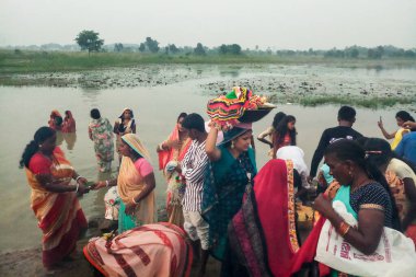 Patna, Bihar, Hindistan - 02 Kasım 2019; Bihar, Jharkhand ve Uttar Pradesh 'te bir festival düzenlenmektedir. Yerel dilde buna Chhas Puja denir..