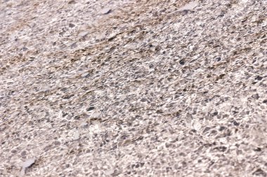 Sahilde soyut dalga desenleri