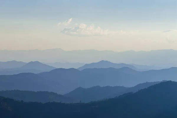 Bela Camada Cordilheira Thung Bua Tong Forest Park Khum Yuam — Fotografia de Stock