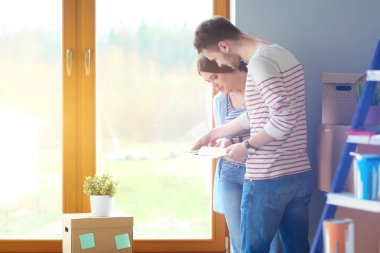 Çift renk örneği yeni ev için boya renk seçimi .