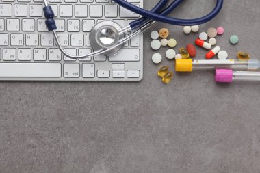 Sağlık stetoskop ve dizüstü bilgisayar, Resepsiyon hapları. Sağlık stetoskop