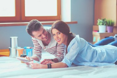 Çift renk örneği yeni ev için boya renk seçimi .