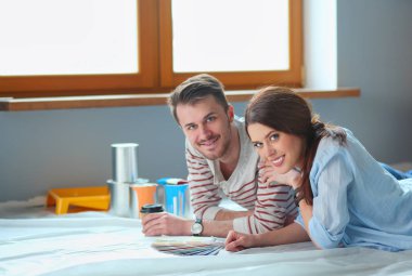 Çift renk örneği yeni ev için boya renk seçimi .