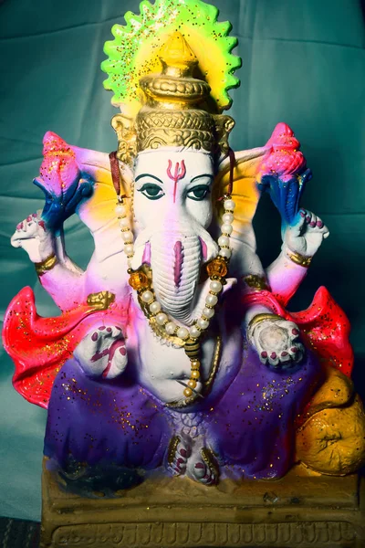 Il signore di Ganesha. Dio indù Ganesha. Ganesha Colerful Idol. Cultura indiana. ganesh chaturthi — Foto Stock