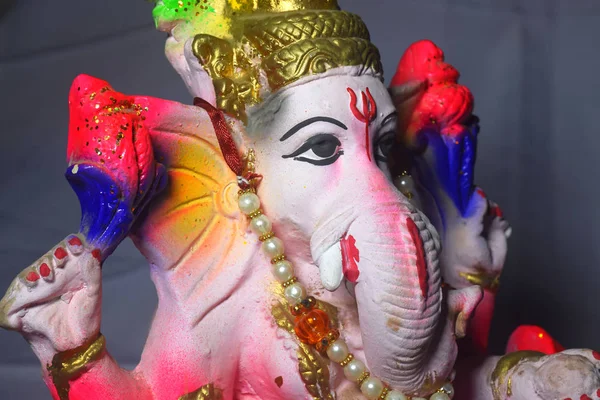 Der Herr von Ganesha. hinduistischer Gott ganesha. ganesha buntes Idol. Indische Kultur. ganesch chaturthi — Stockfoto