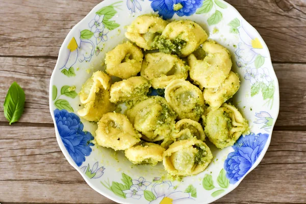 Home Made Vegetarian Italian Bio Egg Fresh Tortelloni Pasta Cheese — Stock Photo, Image