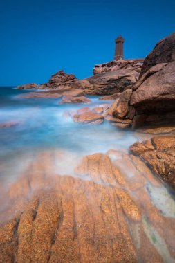 Ploumanach Deniz Feneri Fransa pembe granit sahil