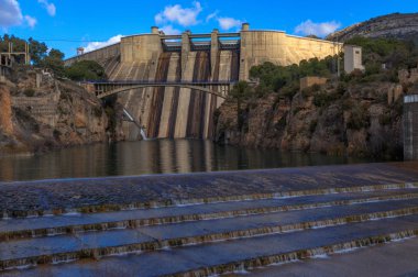 Büyük baraj el grado