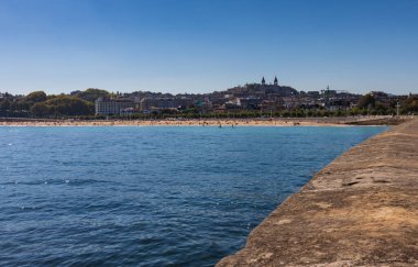 San Sebastian Ondarreta plajı, La Concha körfezi. Cantabrian Denizi, Bask Ülkesi, İspanya, Euskadi