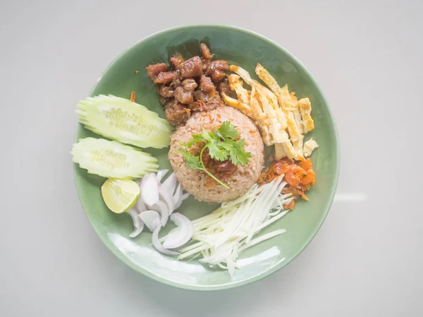 Hkau hkluk kapi famoso menu de comida tailandesa com serviço — Fotografia de Stock