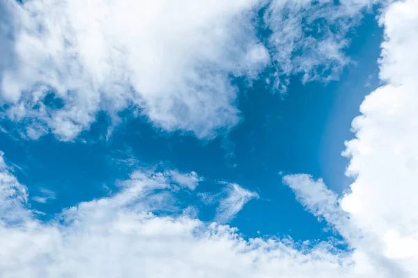 Nubes Blancas Hermoso Cielo Azul — Foto de Stock
