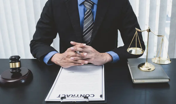 Picture Male Lawyer Providing Service Consult Business Dispute — Stock Photo, Image