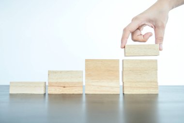 El ele tutuşmak tahta oyununu engeller, yönetim ve strateji riski kavramını, büyüme işi başarı süreci ve takım çalışması.