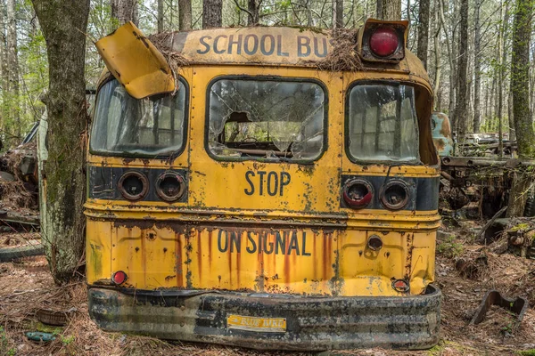 Branco, Georgia / USA-3 / 28 / 18 Ônibus da velha escola — Fotografia de Stock