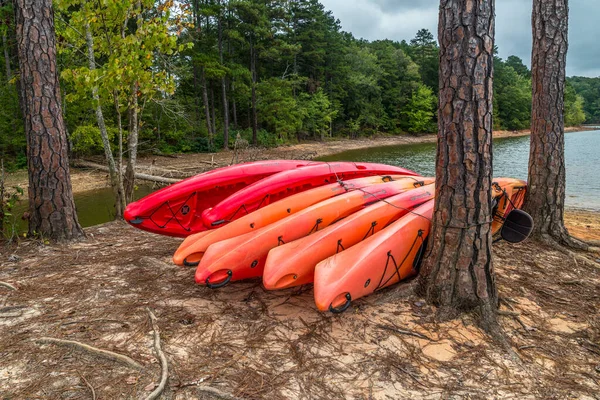 Gainesville, Georgia / Usa-10 / 5 / 19 Kajakverhuur in het Don Carter State Park — Stockfoto