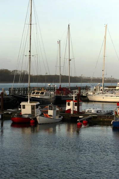 Andockende Verkaufsschiffe — Stockfoto