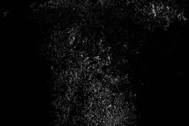 Suyun altında beyaz kabarcıklar