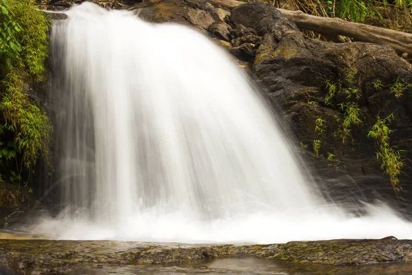 Natural waterfall Dawna, Karen State, Myanmar — Stock Photo, Image