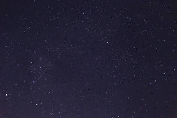 星の背景を持つ夕方の空 — ストック写真