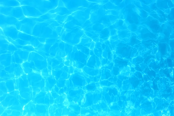 Синий цвет воды в бассейне, рябь воды детали backgroun — стоковое фото