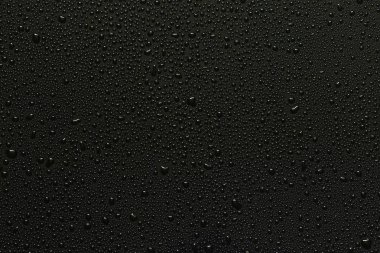 Siyah arkaplanda su damlacıkları