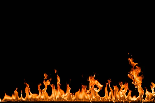 Огонь пламя на черном фоне. — стоковое фото