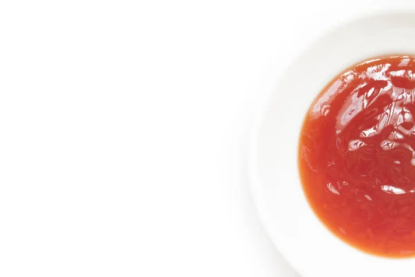 Tazón de salsa de tomate o salsa de tomate aislado sobre fondo blanco, a — Foto de Stock