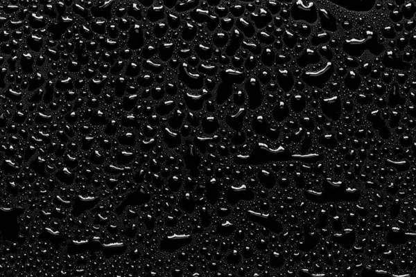 Siyah arkaplanda su damlacıkları
