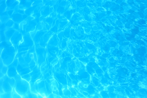 수영장 에 푸른 색 물 잔물결 물 세부 백그룬 — 스톡 사진