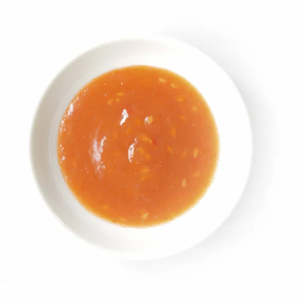 Salsa picante roja aislada sobre fondo blanco — Foto de Stock