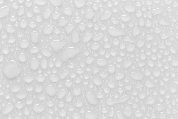 Концепція крапель води на білому тлі — стокове фото