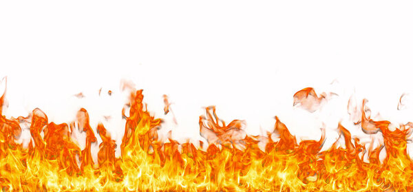 Огонь пламя изолированы на белом фоне.