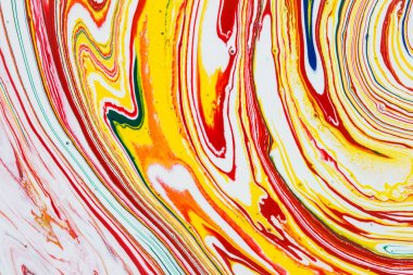 Çeşitli akan renklerin desenli arka planı 